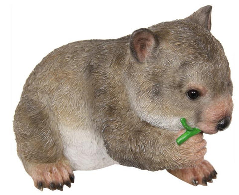 29CM WOMBAT EATING LEAVES